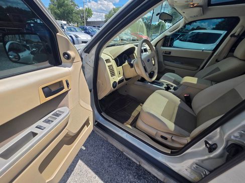 Used 2009 Ford Escape XLT FWD image 12