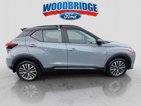 Used 2023 Nissan Kicks SR w/ SR Premium Package image 3