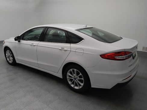 Used 2020 Ford Fusion SE FWD image 3