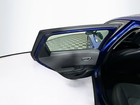 Used 2025 Kia K4 LXS image 26