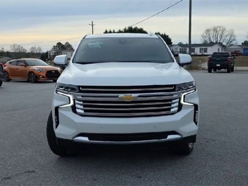 Certified 2021 Chevrolet Suburban High Country image 3