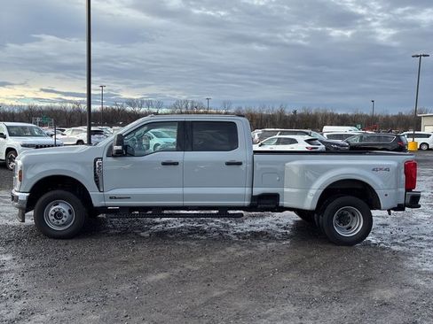 Used 2025 Ford F350 XLT image 2