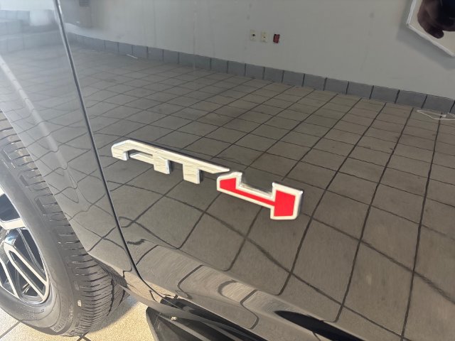 Used 2023 GMC Yukon AT4 w/ Technology Package AWD/4WD image 6