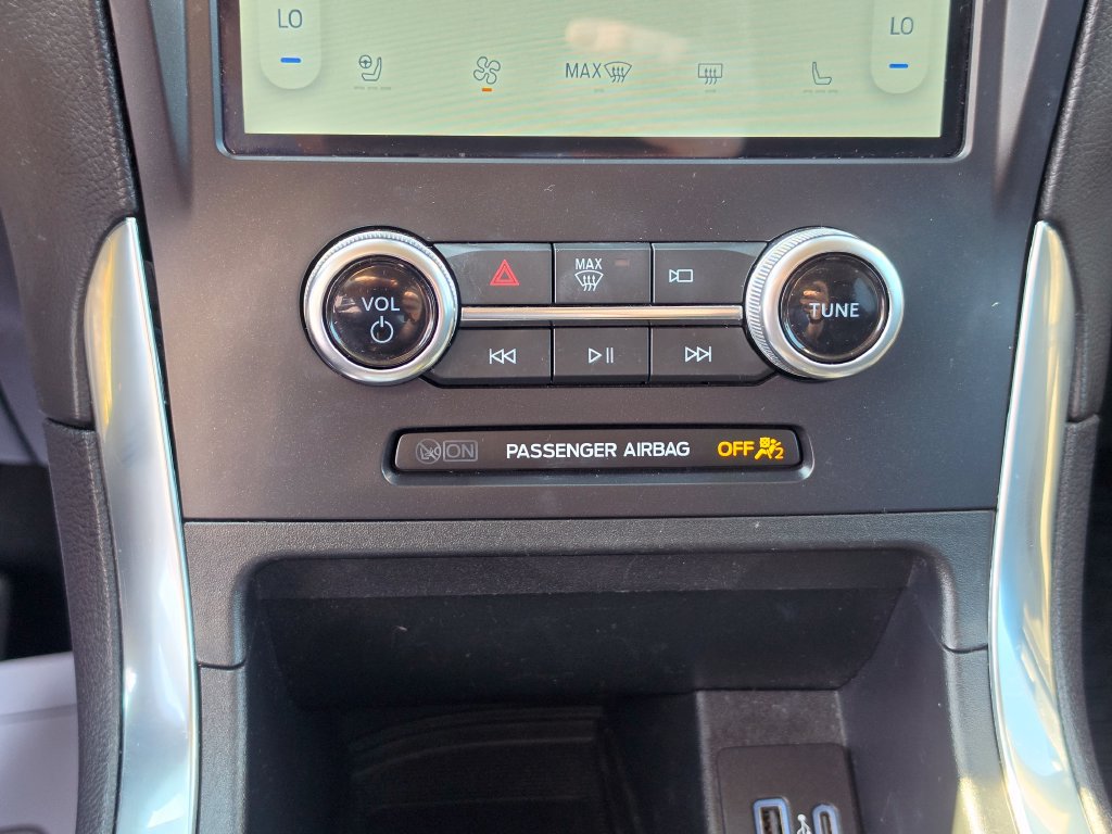 Used 2024 Ford Edge Titanium AWD/4WD image 26