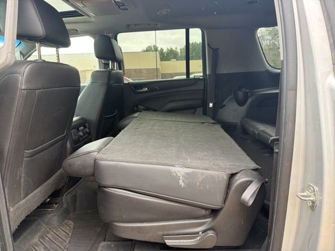 Used 2019 Chevrolet Suburban LT AWD/4WD image 10