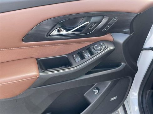 Used 2021 Chevrolet Traverse High Country image 16