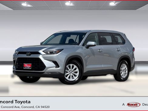 Used 2025 Toyota Grand Highlander FWD image 1