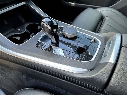 Used 2022 BMW X5 xDrive45e w/ Climate Comfort Package image 17