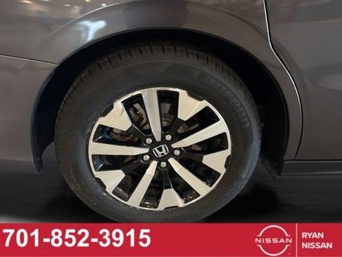 Used 2025 Honda Odyssey EX-L image 32