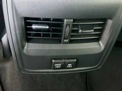 Used 2022 Toyota Avalon XLE image 24