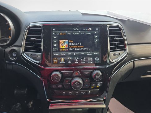 Used 2022 Jeep Grand Cherokee Limited image 22