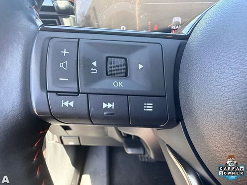 Used 2025 Nissan Kicks SR w/ SR Premium Package FWD image 17