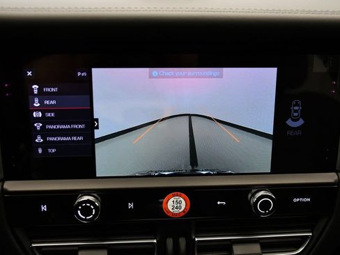 Certified 2026 Porsche Macan AWD/4WD image 32