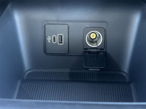 New 2026 Ford Explorer Active image 7