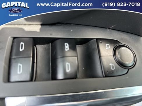 Used 2025 Chevrolet Traverse LT w/ Midnight/Sport Edition FWD image 21