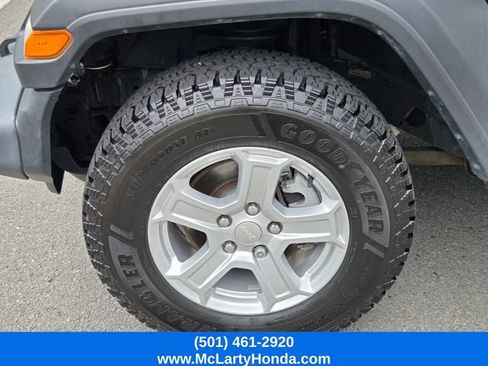 Used 2018 Jeep Wrangler Unlimited Sport S AWD/4WD image 19