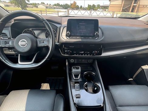 Used 2021 Nissan Rogue SV w/ Premium Package image 14