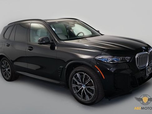 Used 2025 BMW X5 xDrive50e w/ Executive Package image 2