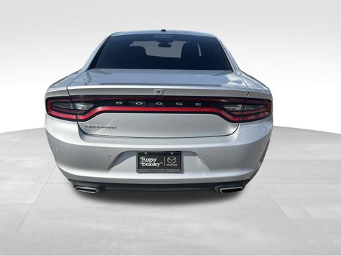 Used 2022 Dodge Charger SXT RWD image 6