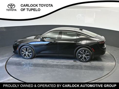 Used 2023 Toyota Crown Limited image 38