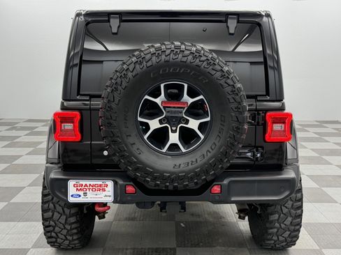 Used 2018 Jeep Wrangler Unlimited Rubicon w/ Safety Group AWD/4WD image 9