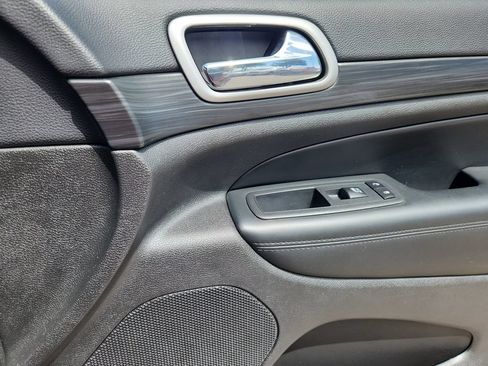 Certified 2021 Jeep Grand Cherokee Laredo X AWD/4WD image 14