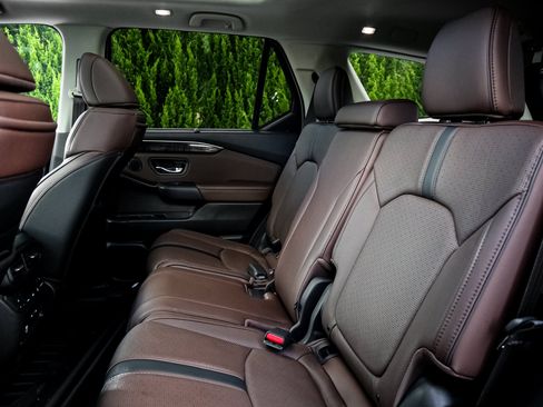 Used 2024 Honda Pilot Elite image 8