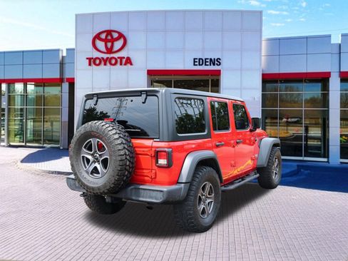 Used 2018 Jeep Wrangler Unlimited Sport S AWD/4WD image 3