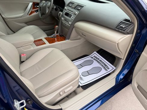 Used 2010 Toyota Camry image 15