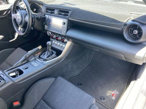Used 2022 Toyota GR86 RWD image 23
