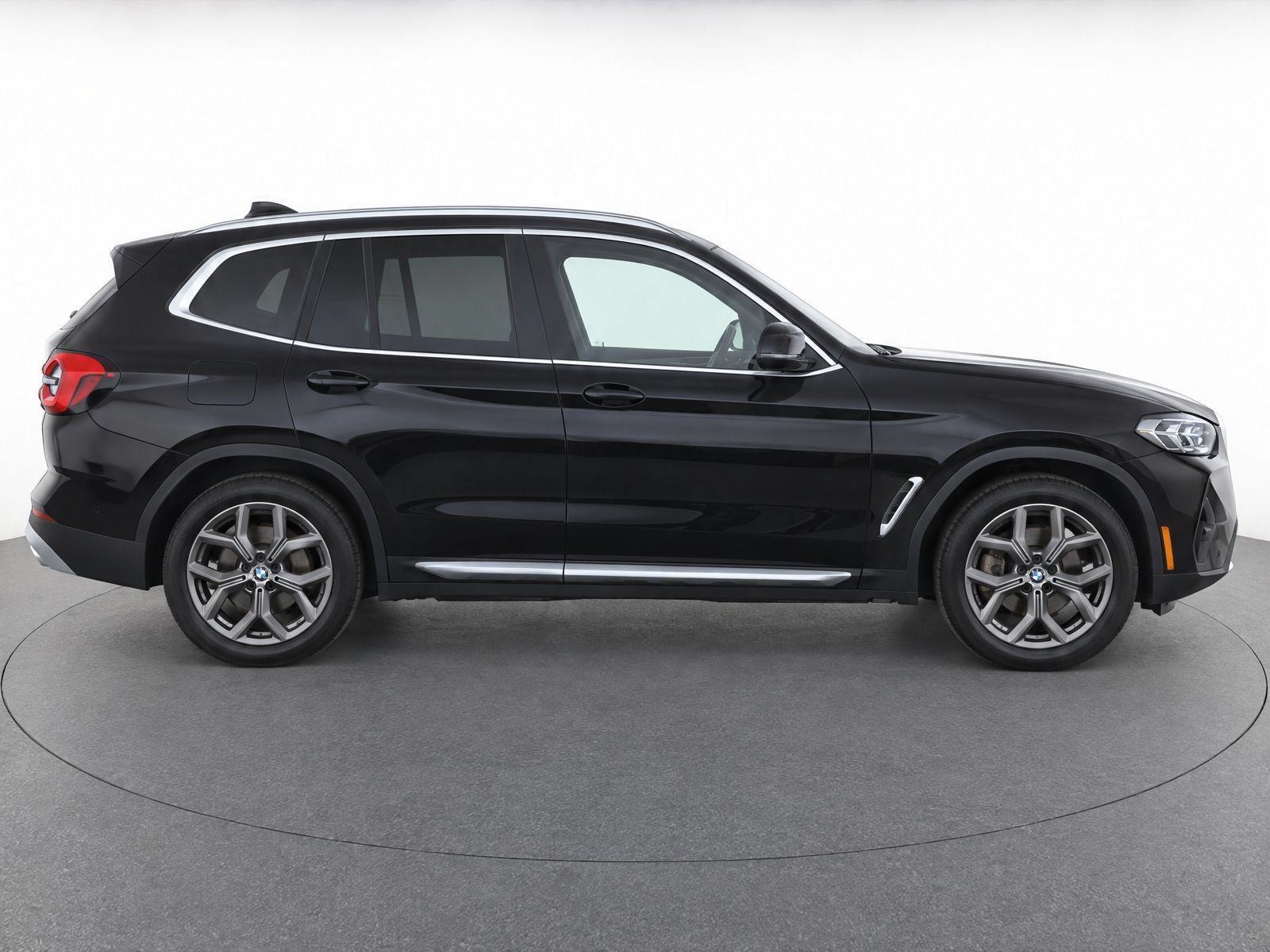 Used 2023 BMW X3 sDrive30i w/ Convenience Package RWD image 4