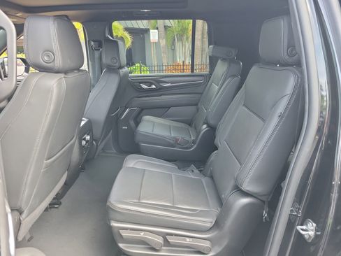 Used 2024 GMC Yukon XL Denali AWD/4WD image 18
