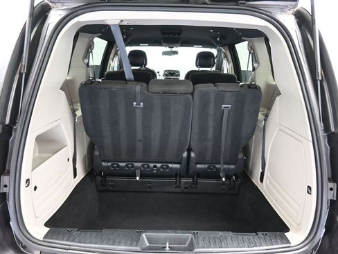 Used 2016 Dodge Grand Caravan SE image 48
