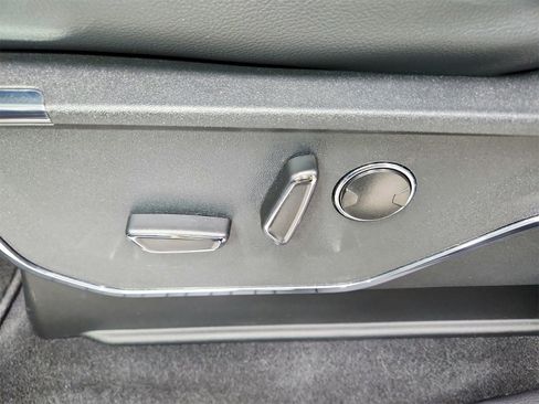 Used 2023 Ford F150 Lariat w/ Equipment Group 502A High image 20