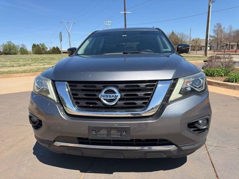 Used 2017 Nissan Pathfinder Platinum w/ Midnight Edition Package image 2