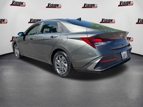Certified 2024 Hyundai Elantra SEL FWD image 7