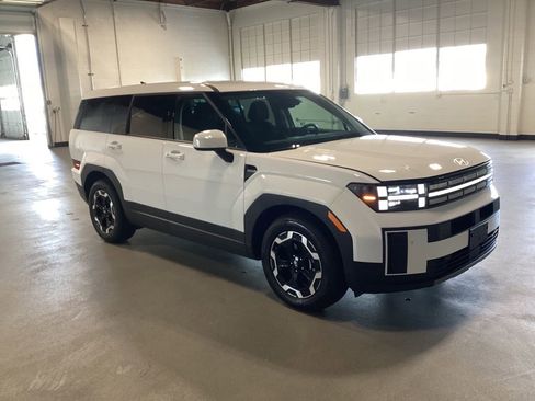 Used 2025 Hyundai Santa Fe SE image 8