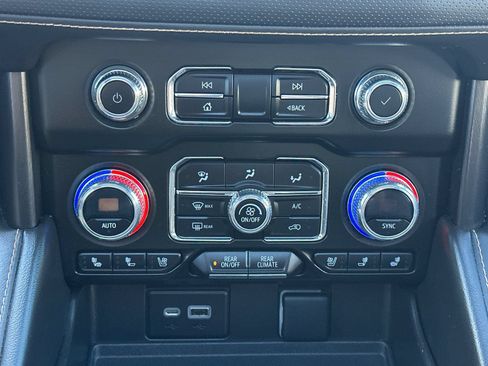 Used 2023 GMC Yukon AT4 w/ Technology Package AWD/4WD image 25