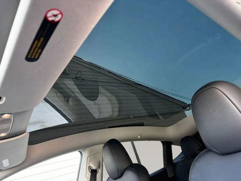 Used 2023 Tesla Model Y Long Range image 25