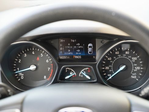 Used 2019 Ford Escape S image 34