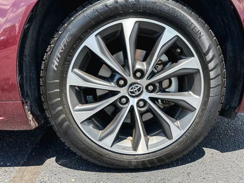 Used 2017 Toyota Avalon XLE Premium w/ All Weather Liner Package FWD image 11