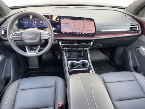 Used 2025 Chevrolet Traverse Z71 w/ Driver Confidence Package AWD/4WD image 17