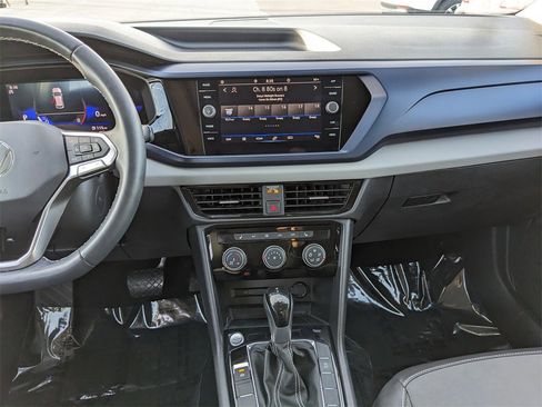 Certified 2023 Volkswagen Taos SE w/ Panoramic Sunroof Package image 13