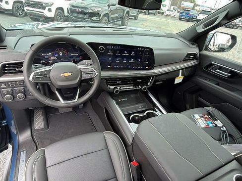 New 2026 Chevrolet Suburban Premier w/ Sun And Tow Package image 18