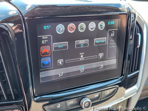 Used 2019 Chevrolet Traverse Premier FWD image 14