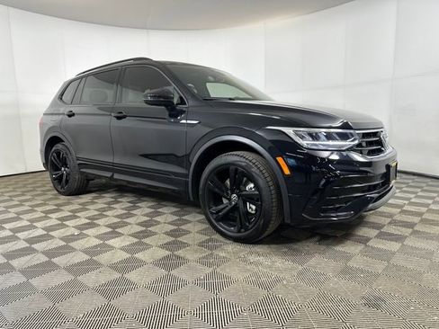 Used 2024 Volkswagen Tiguan SE R-Line image 2