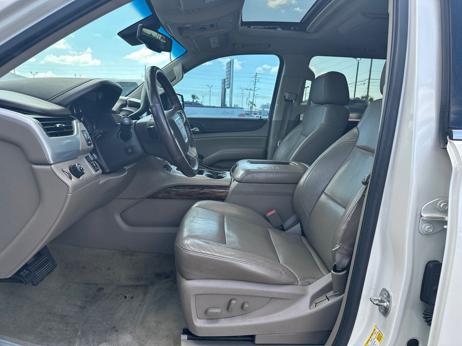 Used 2015 GMC Yukon XL SLT w/ Open Road Package RWD image 11