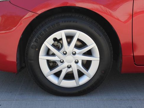 Used 2012 Toyota Prius V Three w/ Preferred Accessory Pkg FWD image 38