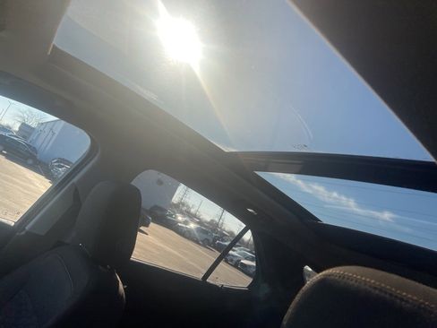 Used 2020 Chevrolet Equinox LT image 8