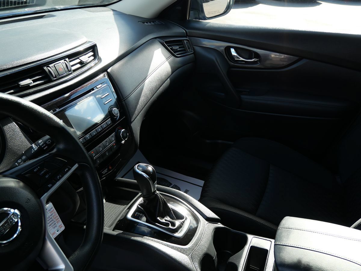 Used 2017 Nissan Rogue S AWD/4WD image 13